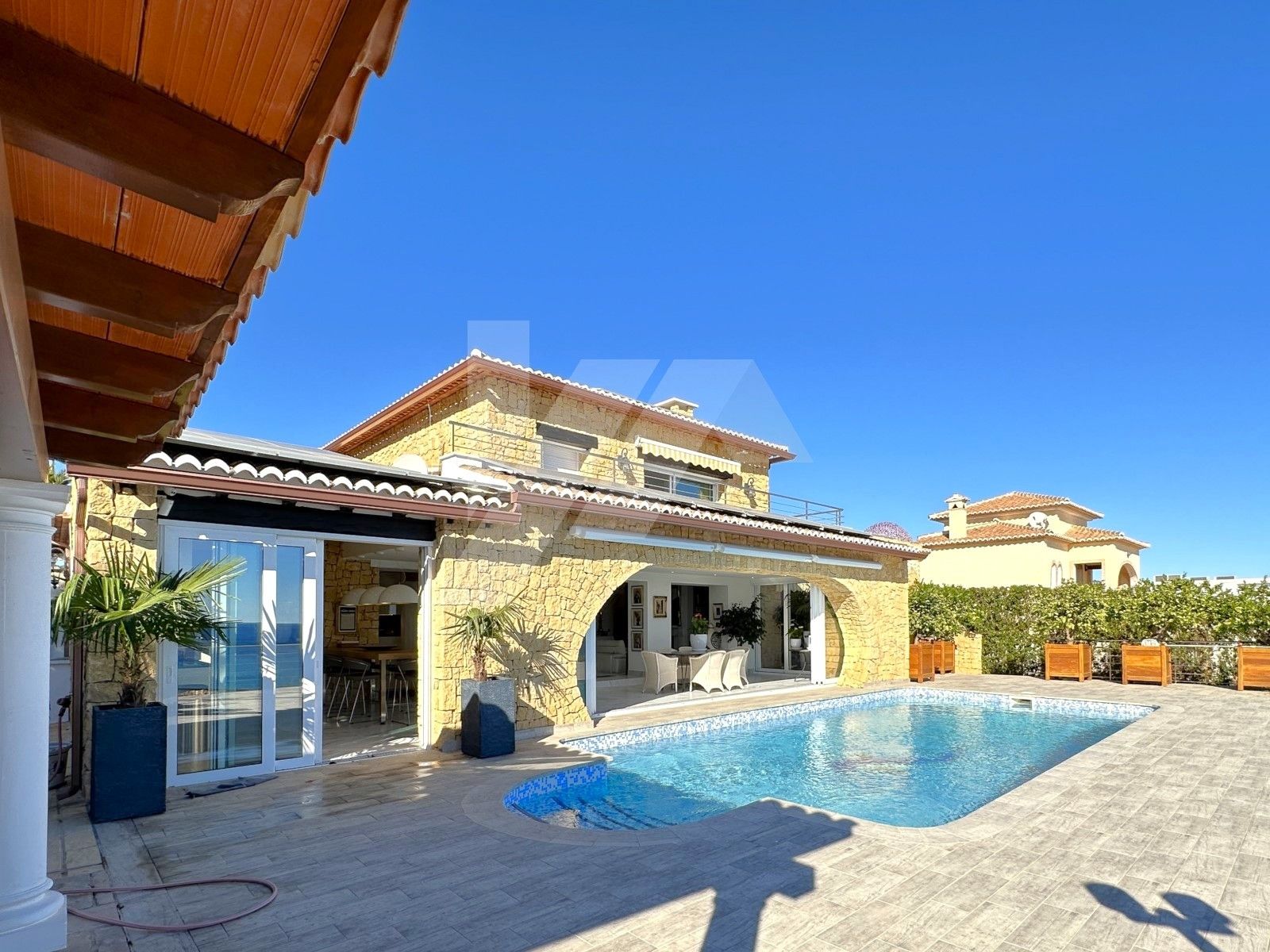 Villa à vendre avec vue sur la mer, à La Fustera, Benissa.