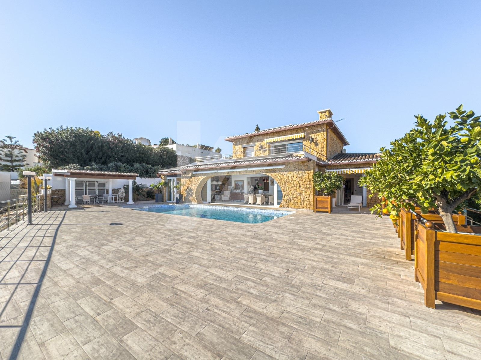 Villa à vendre avec vue sur la mer, à La Fustera, Benissa.