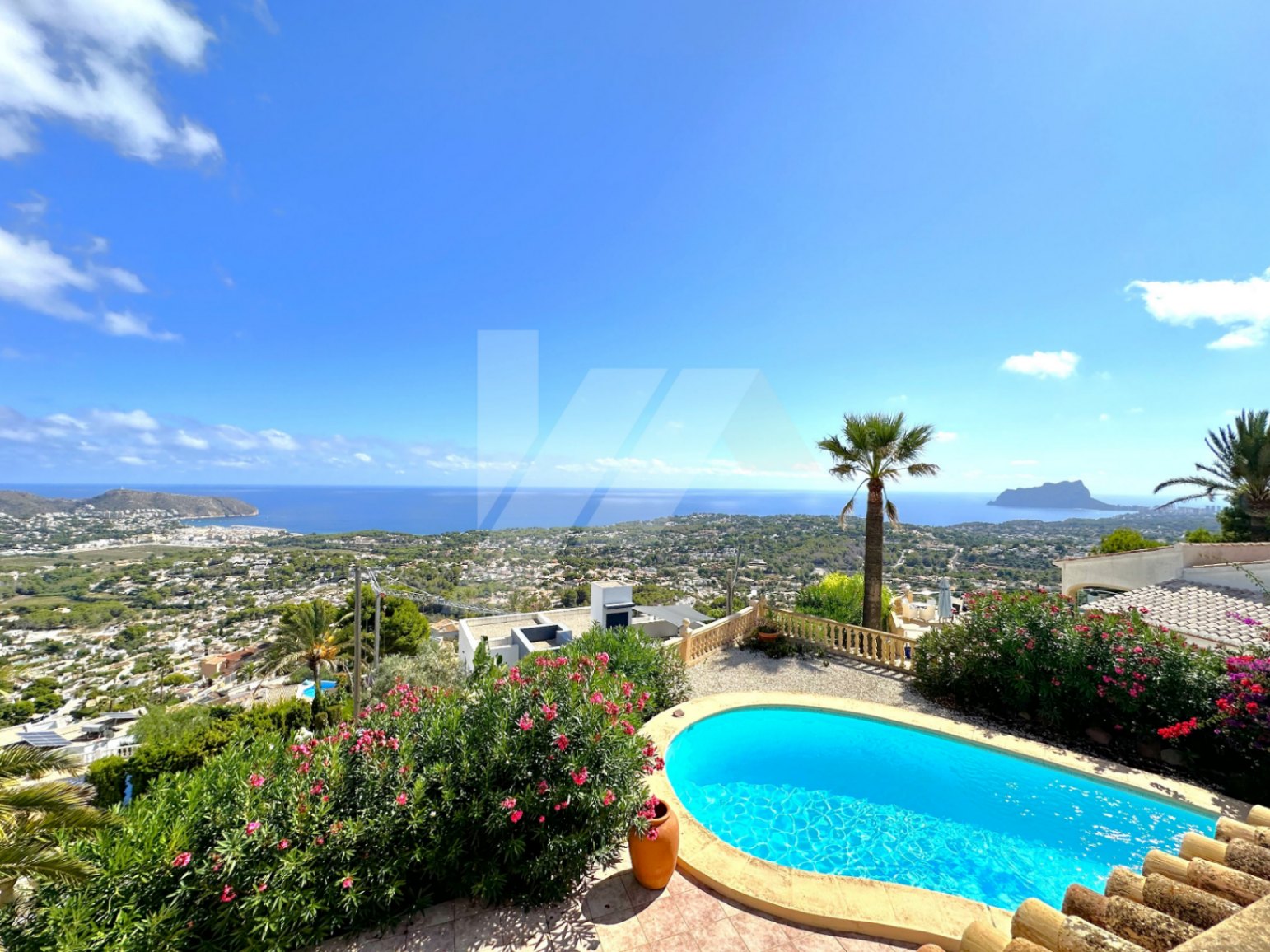 Villa avec vue panoramique sur la mer à vendre à Moraira, Benimeit.