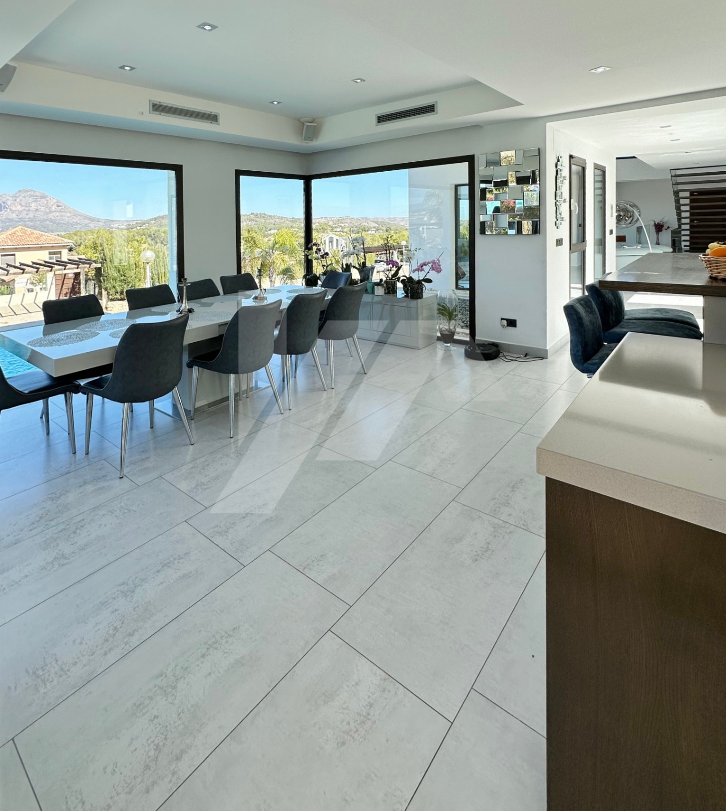 Villa de luxe à vendre à Jávea avec vue sur la mer et la montagne. Costa Blanca.