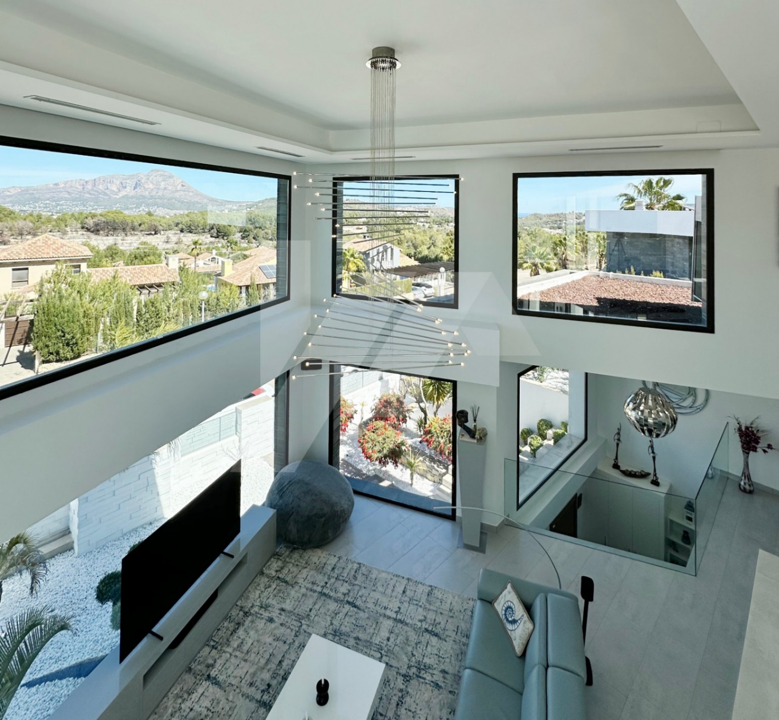 Villa de luxe à vendre à Jávea avec vue sur la mer et la montagne. Costa Blanca.