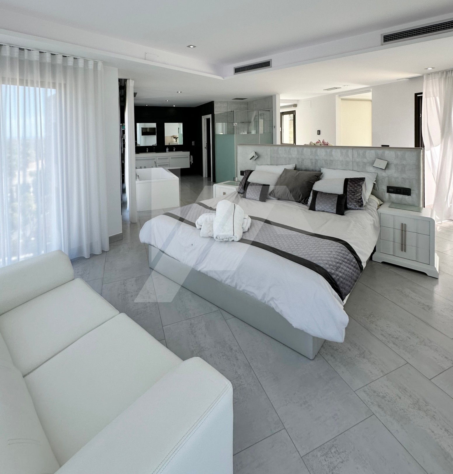 Villa de luxe à vendre à Jávea avec vue sur la mer et la montagne. Costa Blanca.