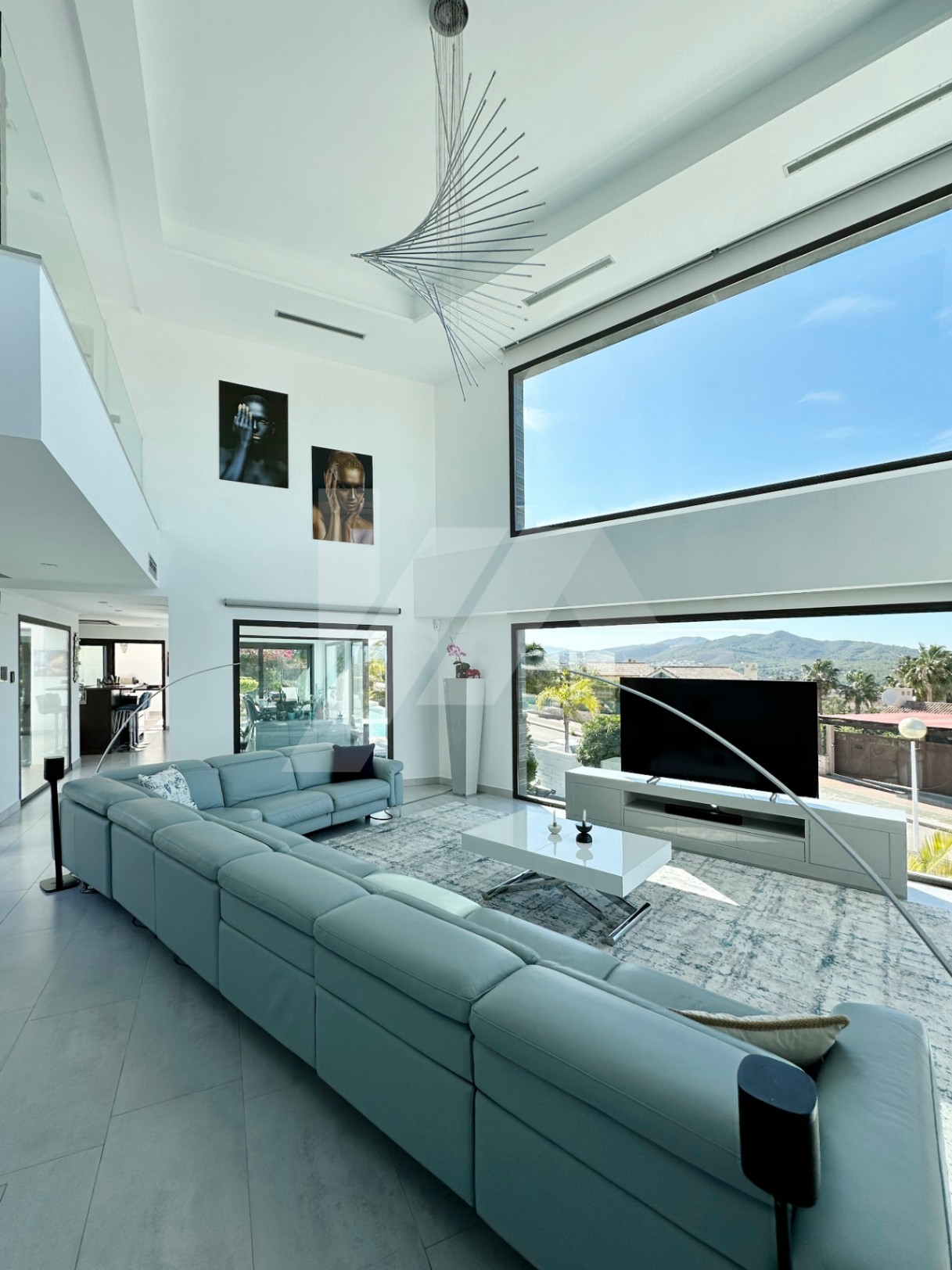 Villa de luxe à vendre à Jávea avec vue sur la mer et la montagne. Costa Blanca.