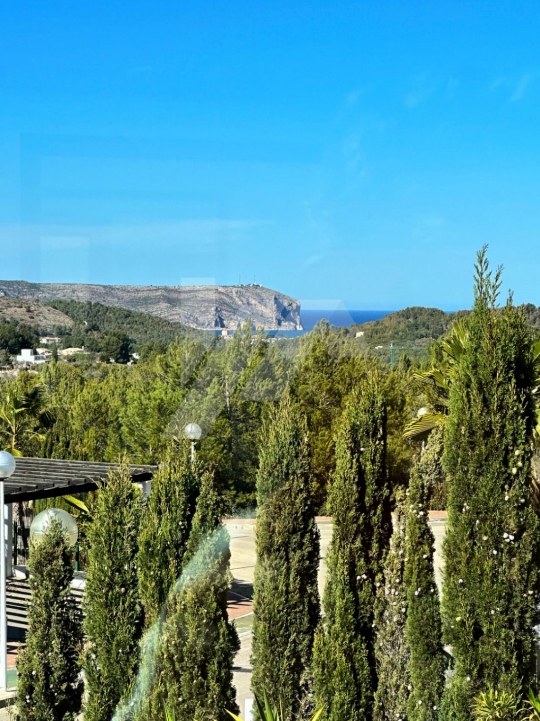 Villa de luxe à vendre à Jávea avec vue sur la mer et la montagne. Costa Blanca.