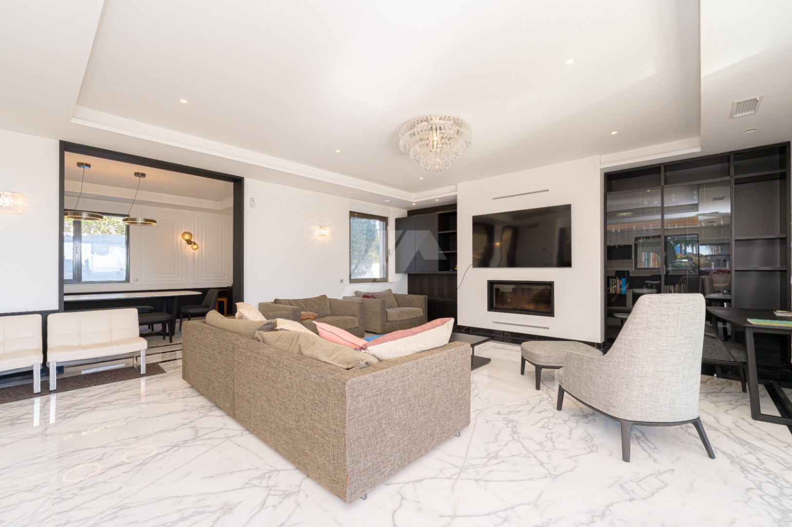 Villa de luxe en deuxième ligne à vendre à Moraira, avec vue sur la mer.