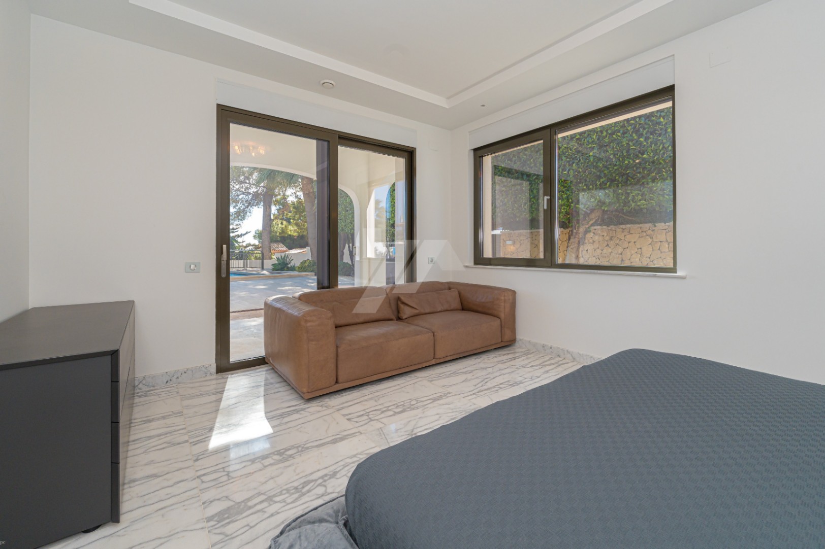 Villa de luxe en deuxième ligne à vendre à Moraira, avec vue sur la mer.