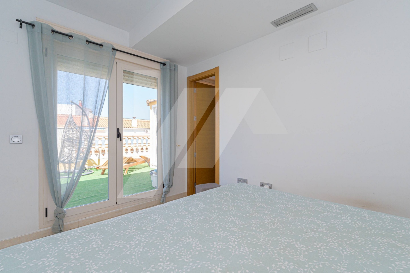 Appartement en attique avec piscine à vendre à Denia, Costa Blanca.