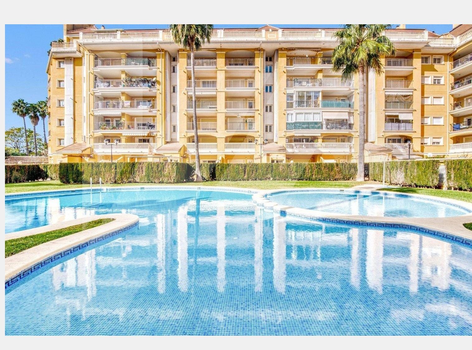 Appartement en attique avec piscine à vendre à Denia, Costa Blanca.
