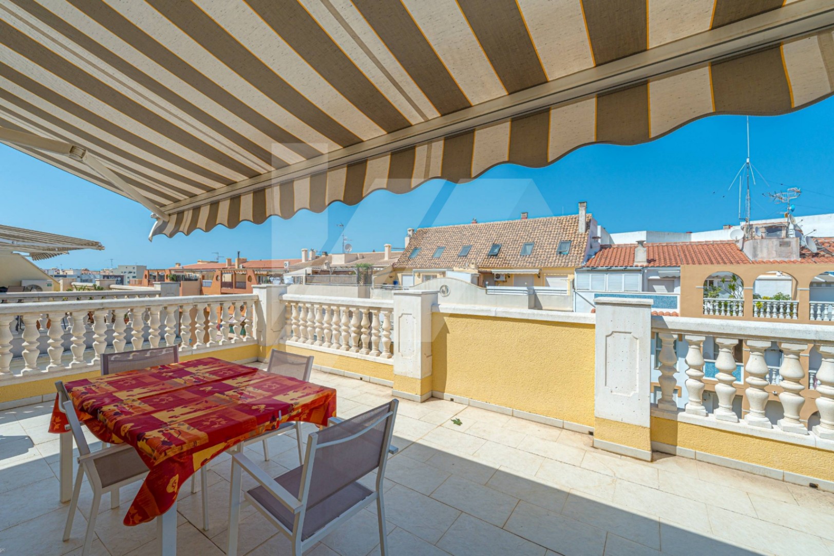 Appartement en attique avec piscine à vendre à Denia, Costa Blanca.