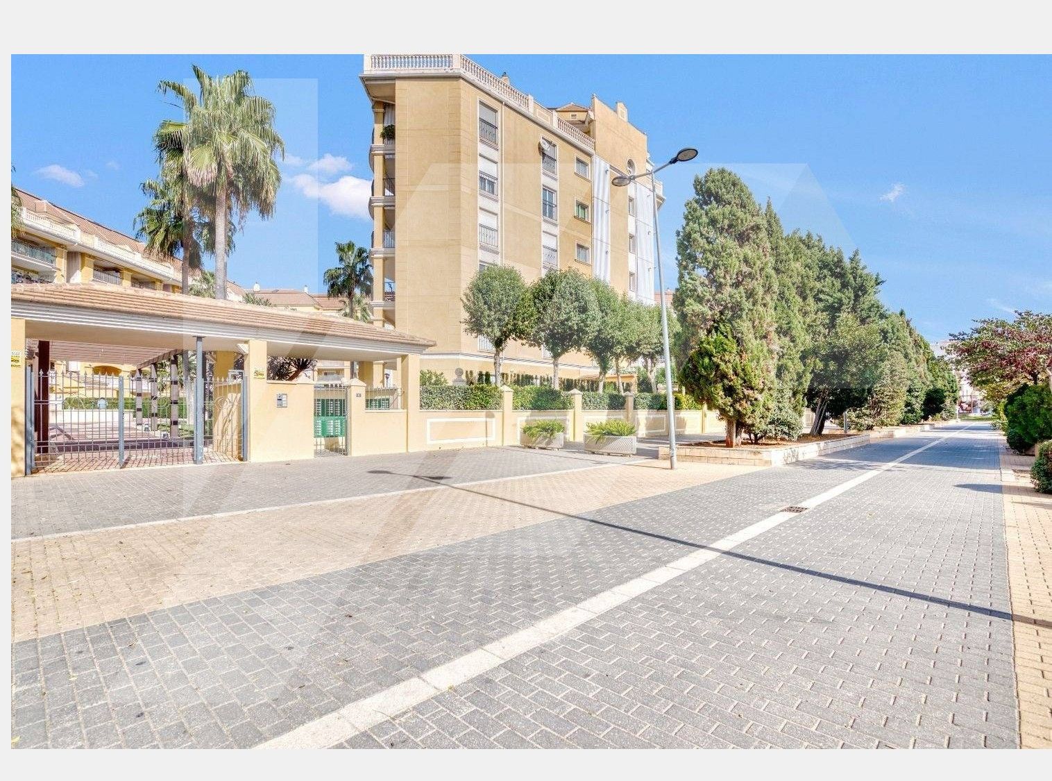Appartement en attique avec piscine à vendre à Denia, Costa Blanca.