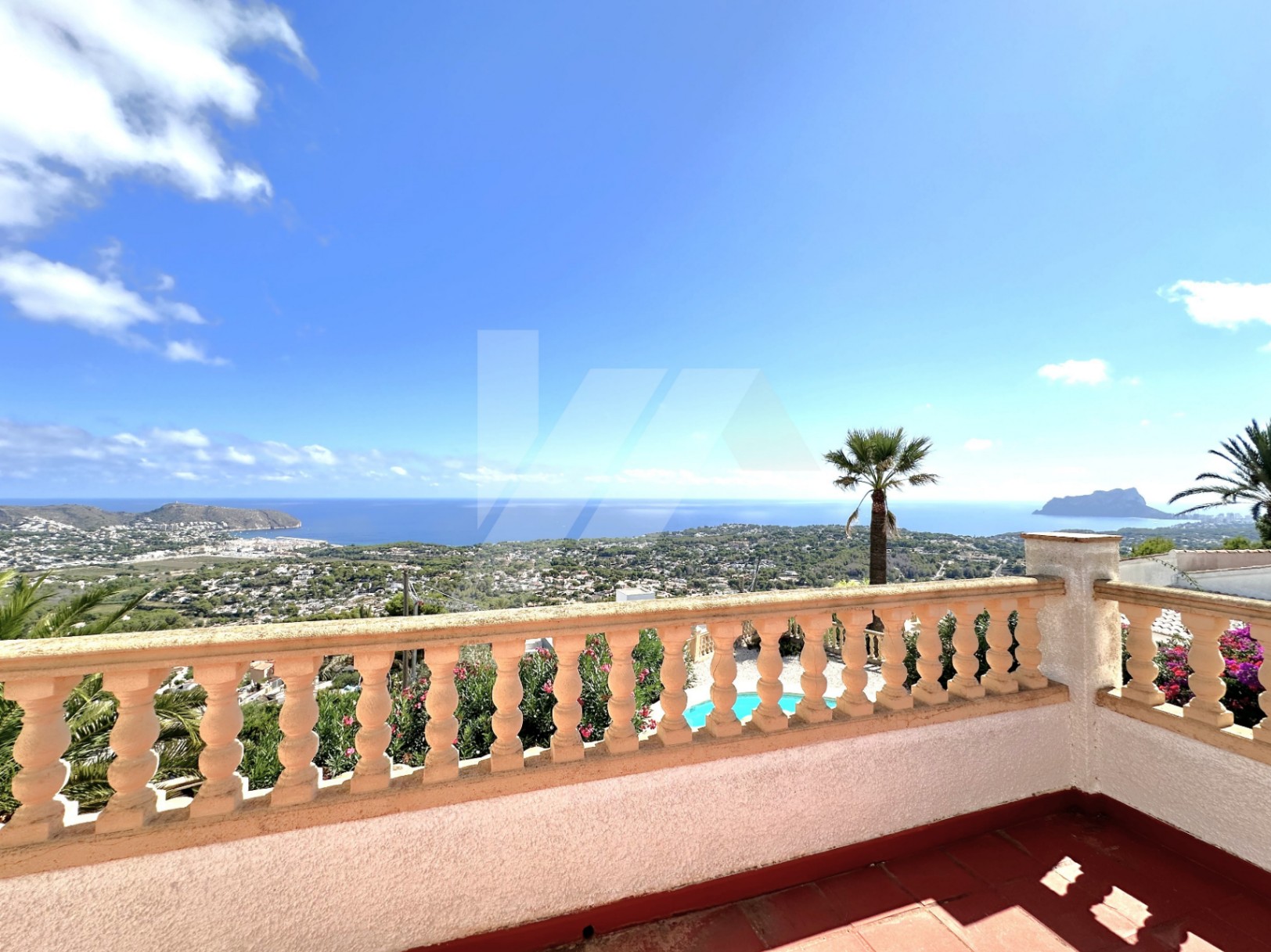 Villa avec vue panoramique sur la mer à vendre à Moraira, Costa Blanca.