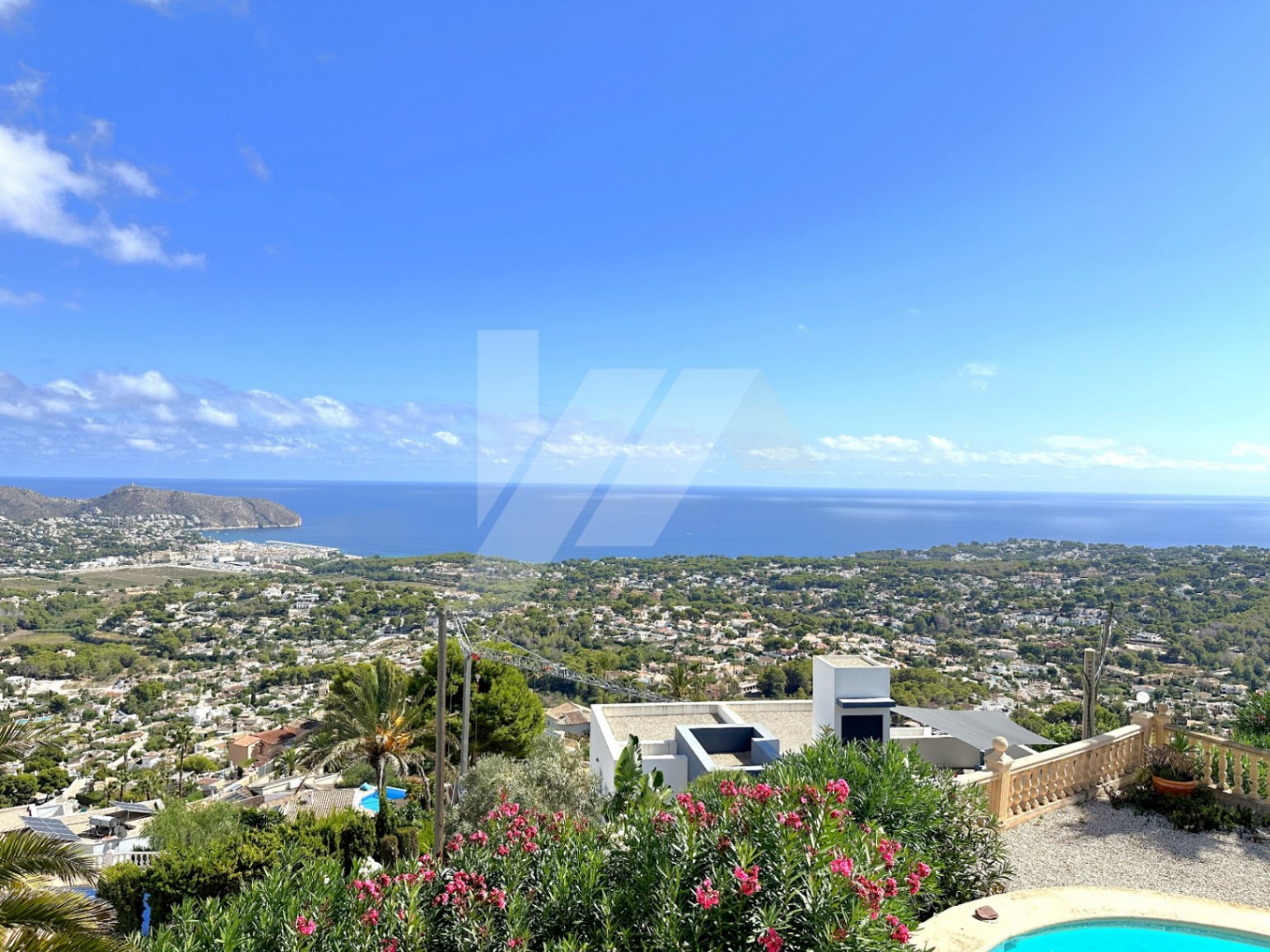 Villa avec vue panoramique sur la mer à vendre à Moraira, Costa Blanca.