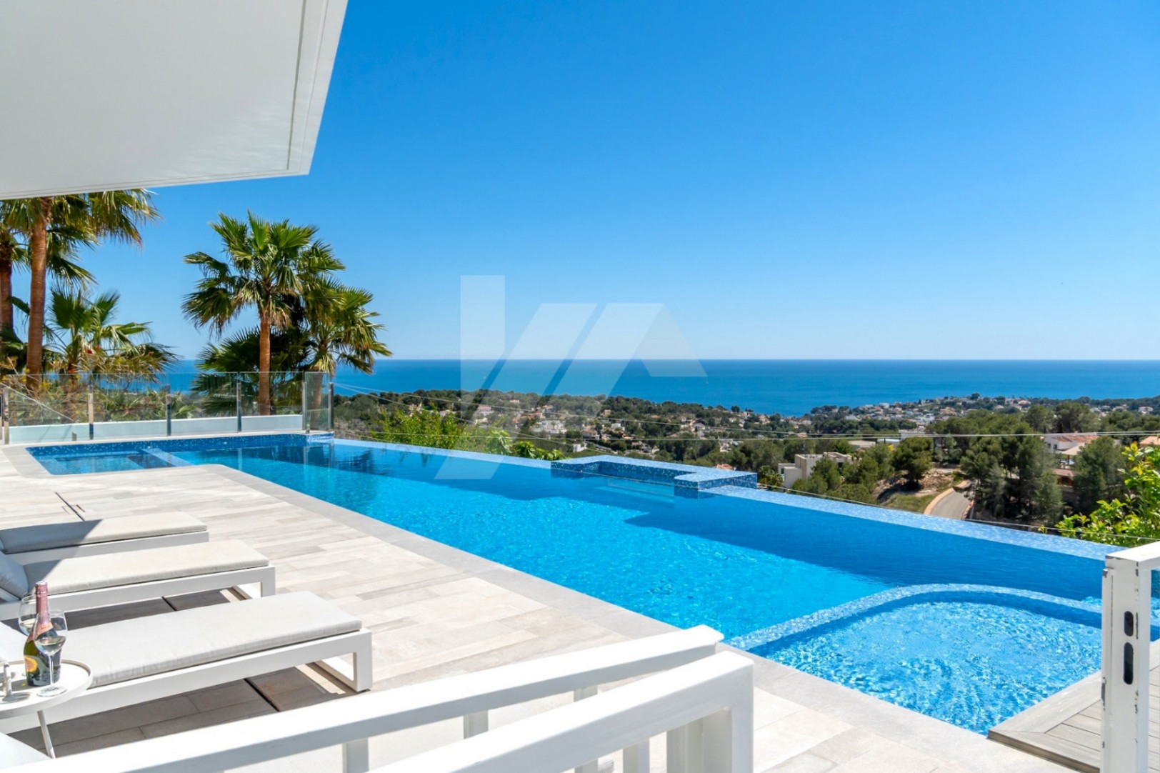Villa de luxe avec vue panoramique sur la mer à vendre à Benissa, Costa Blanca.