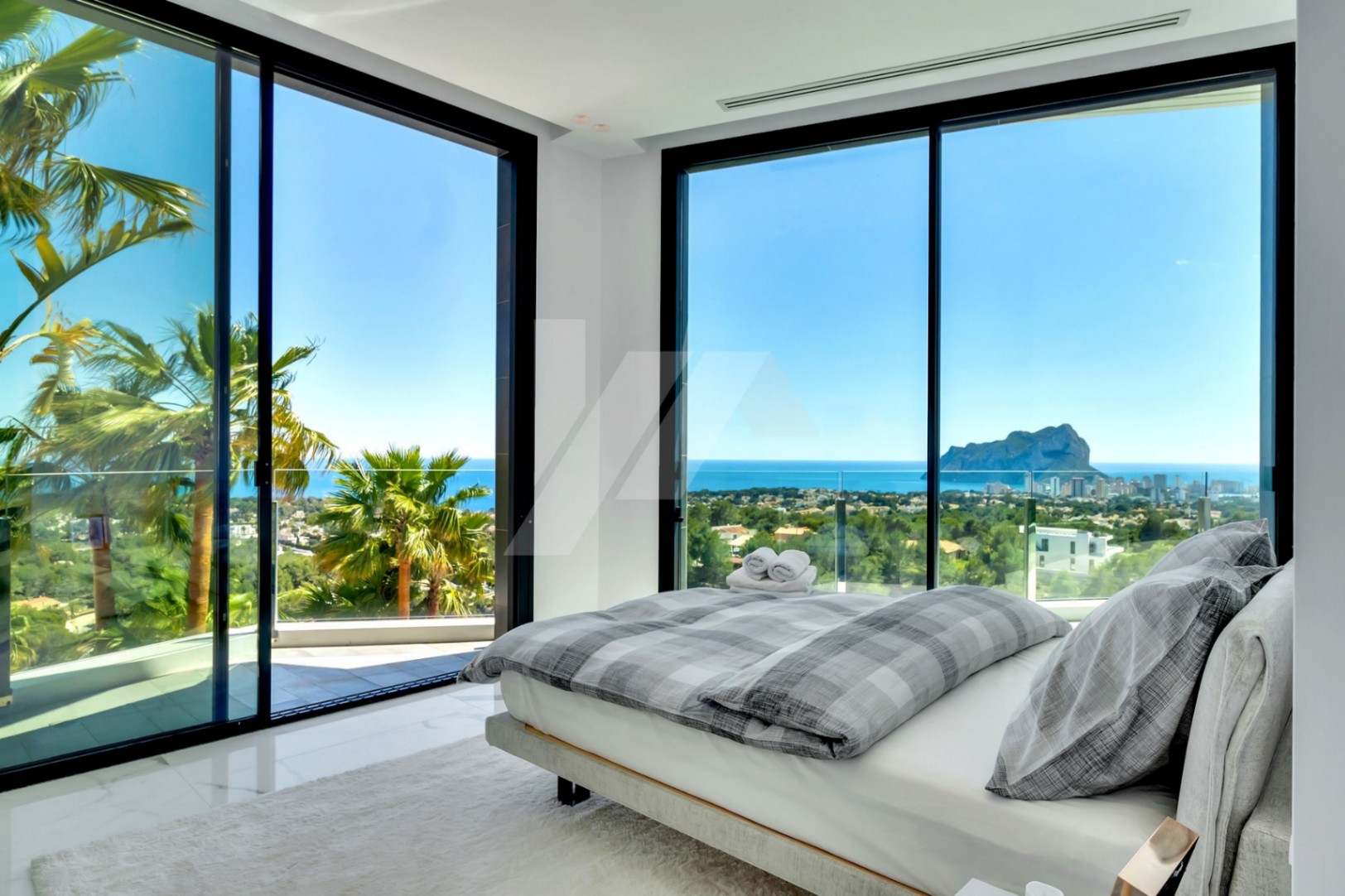 Villa de luxe avec vue panoramique sur la mer à vendre à Benissa, Costa Blanca.