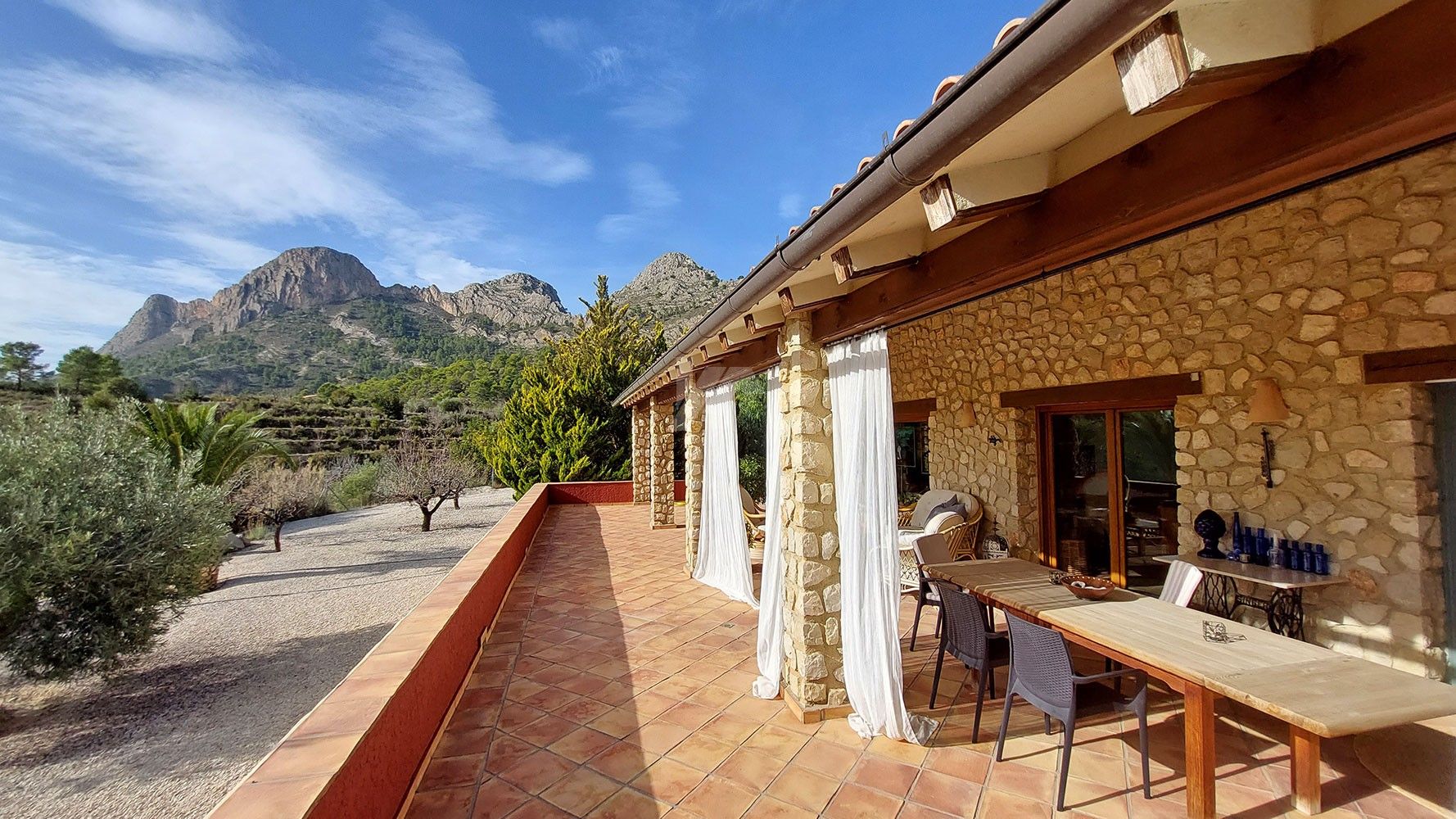 Finca rustique à vendre avec vue sur la mer et la montagne à Finestrat, Costa Blanca