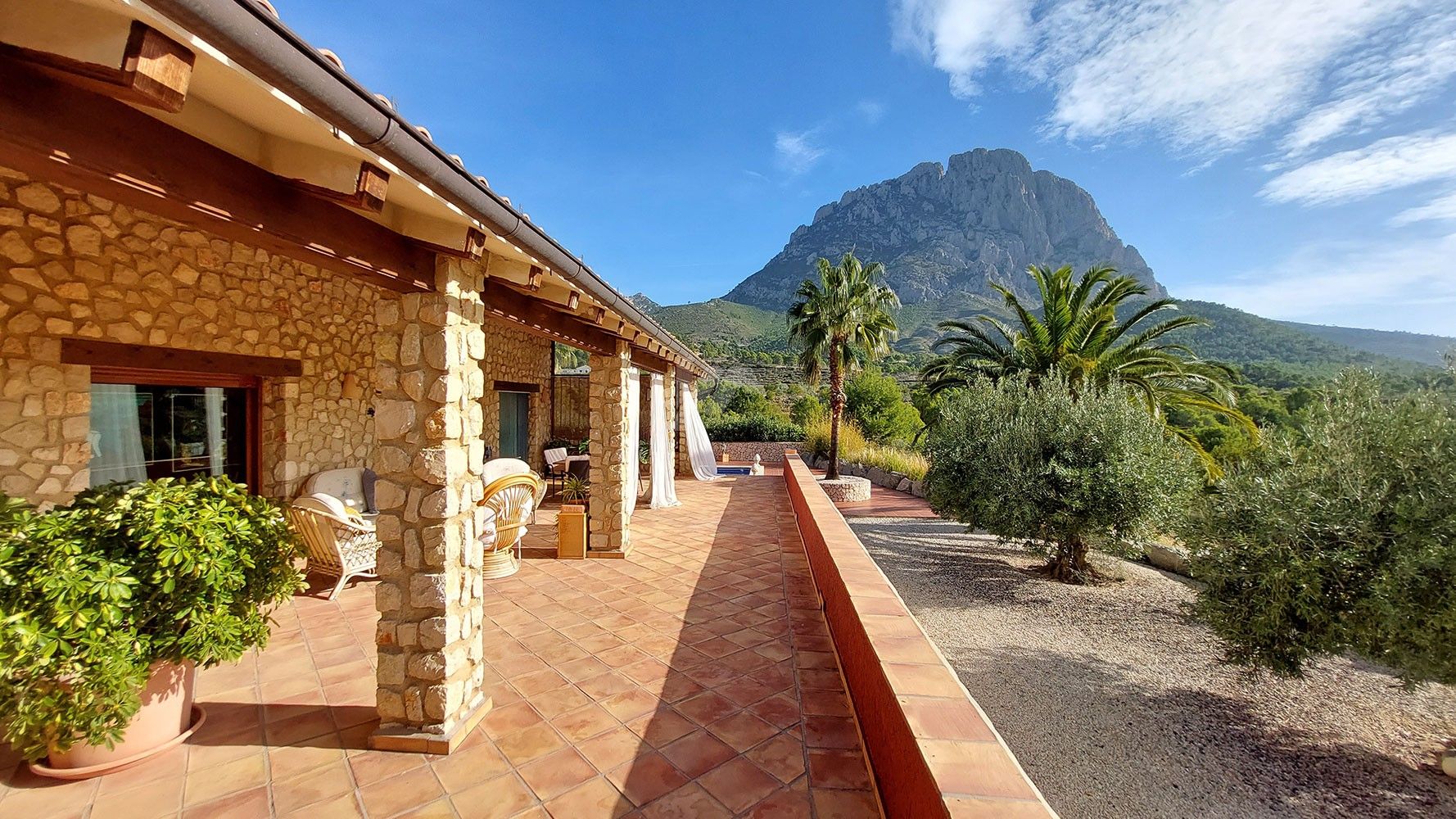 Finca rustique à vendre avec vue sur la mer et la montagne à Finestrat, Costa Blanca