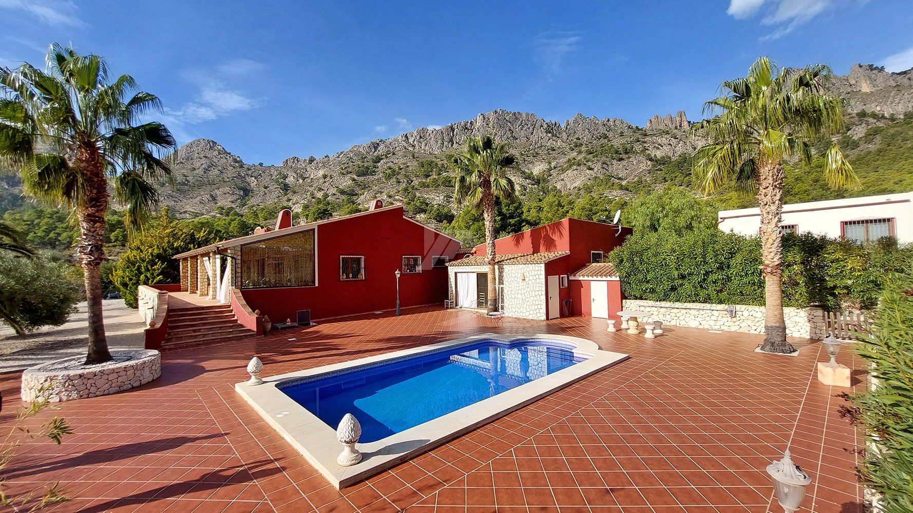 Finca rustique à vendre avec vue sur la mer et la montagne à Finestrat, Costa Blanca