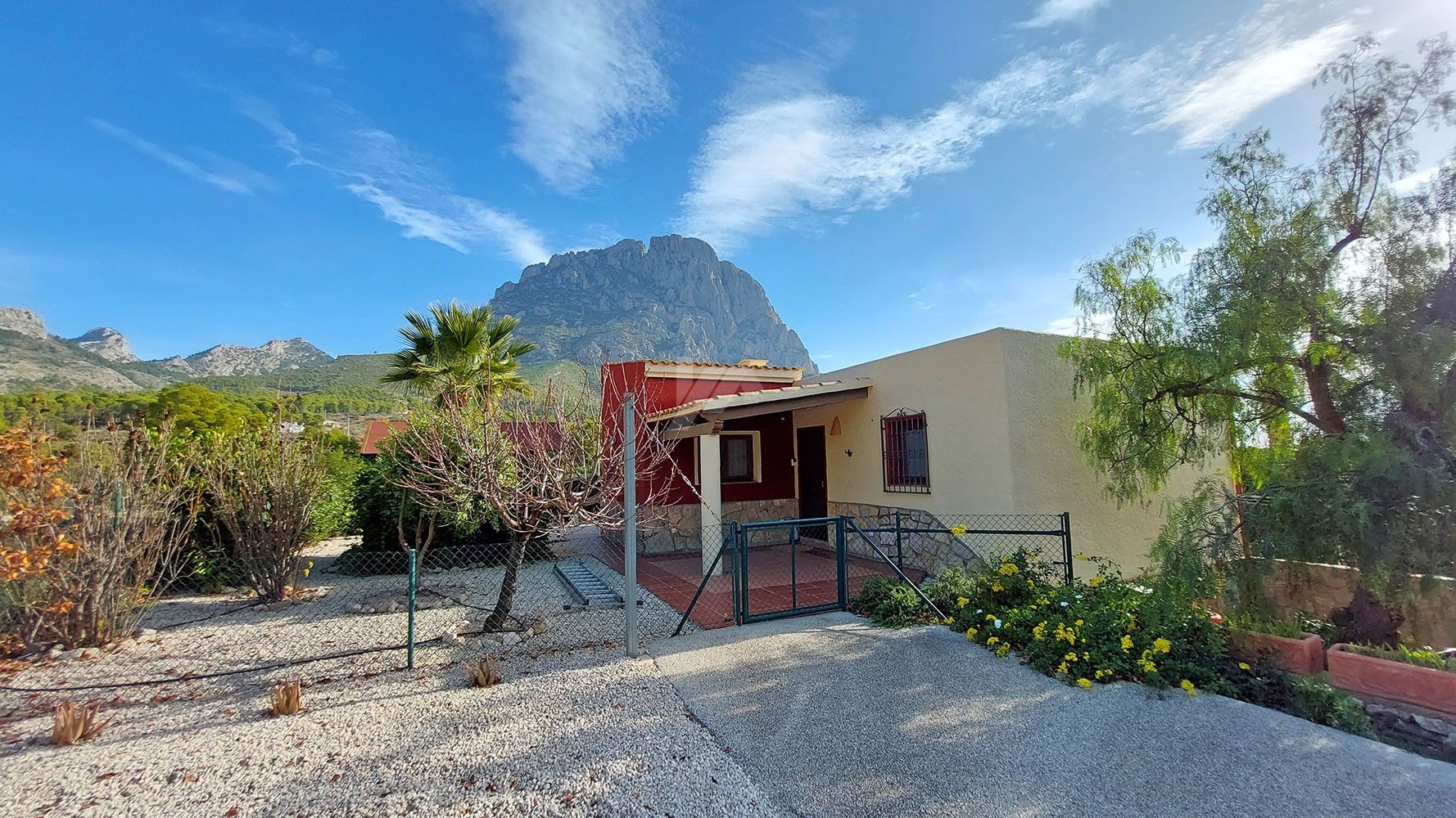 Finca rustique à vendre avec vue sur la mer et la montagne à Finestrat, Costa Blanca