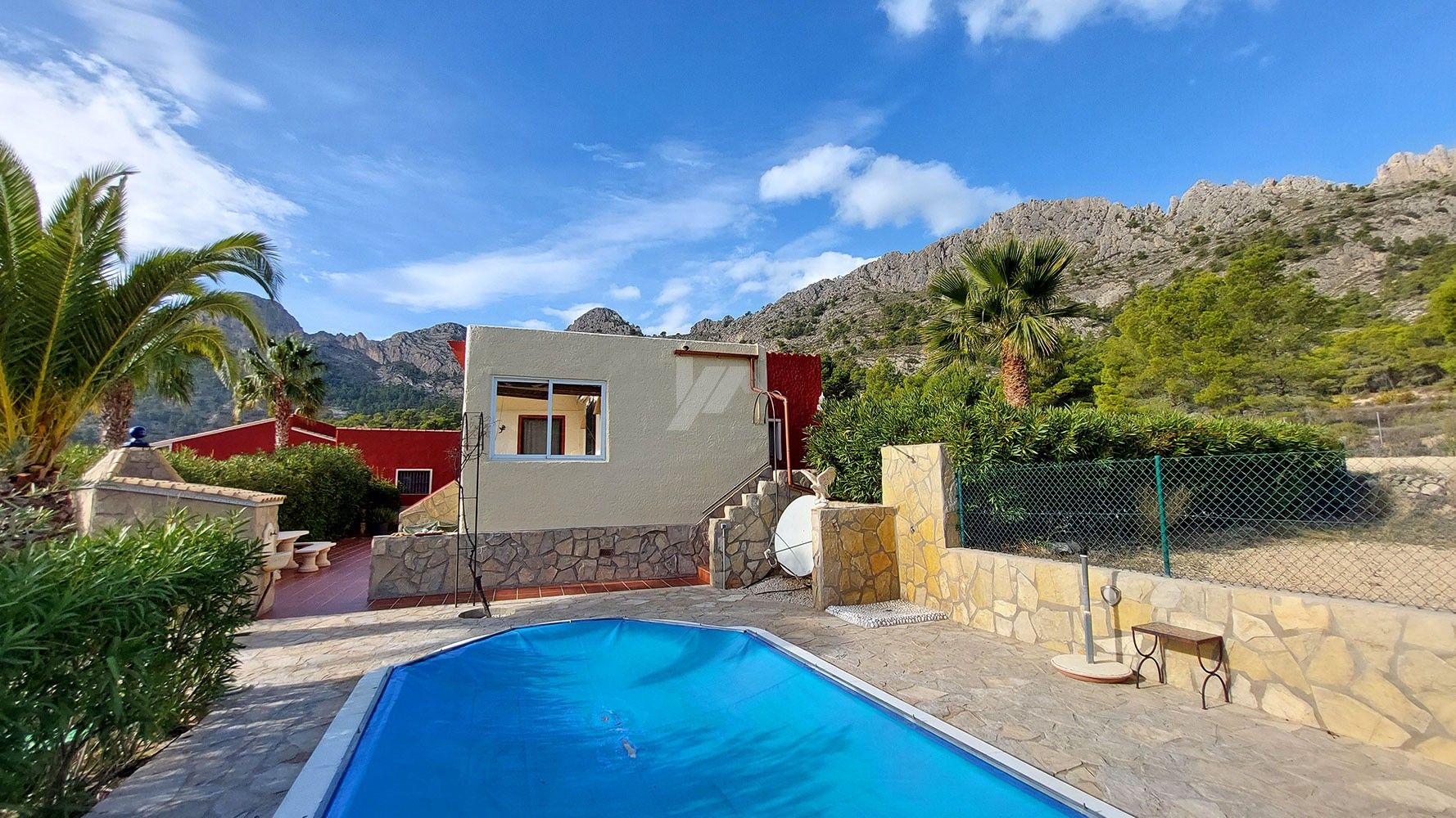 Finca rustique à vendre avec vue sur la mer et la montagne à Finestrat, Costa Blanca