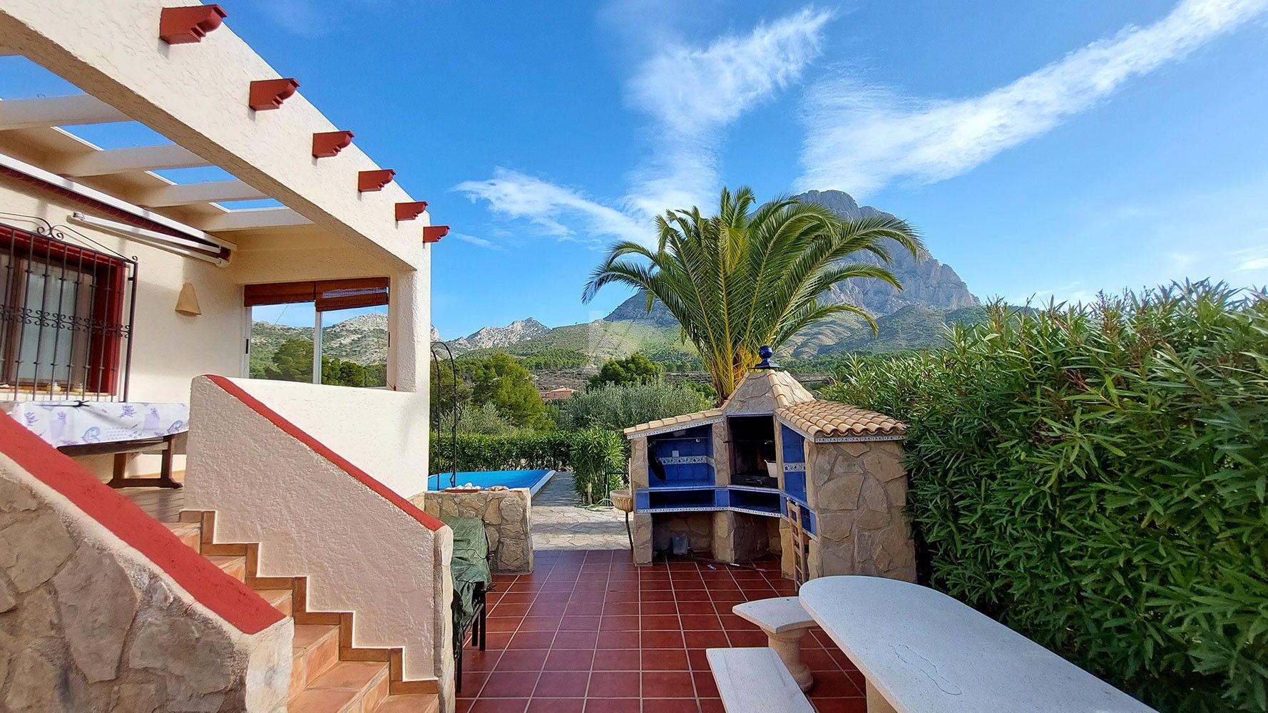 Finca rustique à vendre avec vue sur la mer et la montagne à Finestrat, Costa Blanca