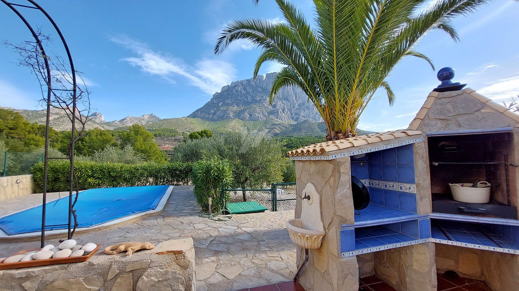 Finca rustique à vendre avec vue sur la mer et la montagne à Finestrat, Costa Blanca