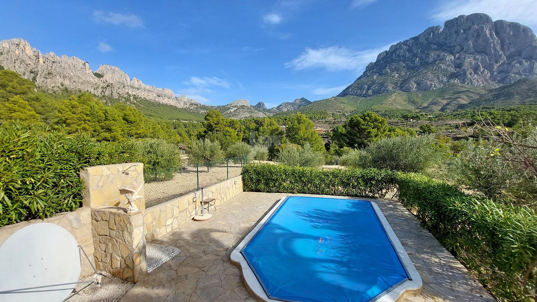 Finca rustique à vendre avec vue sur la mer et la montagne à Finestrat, Costa Blanca