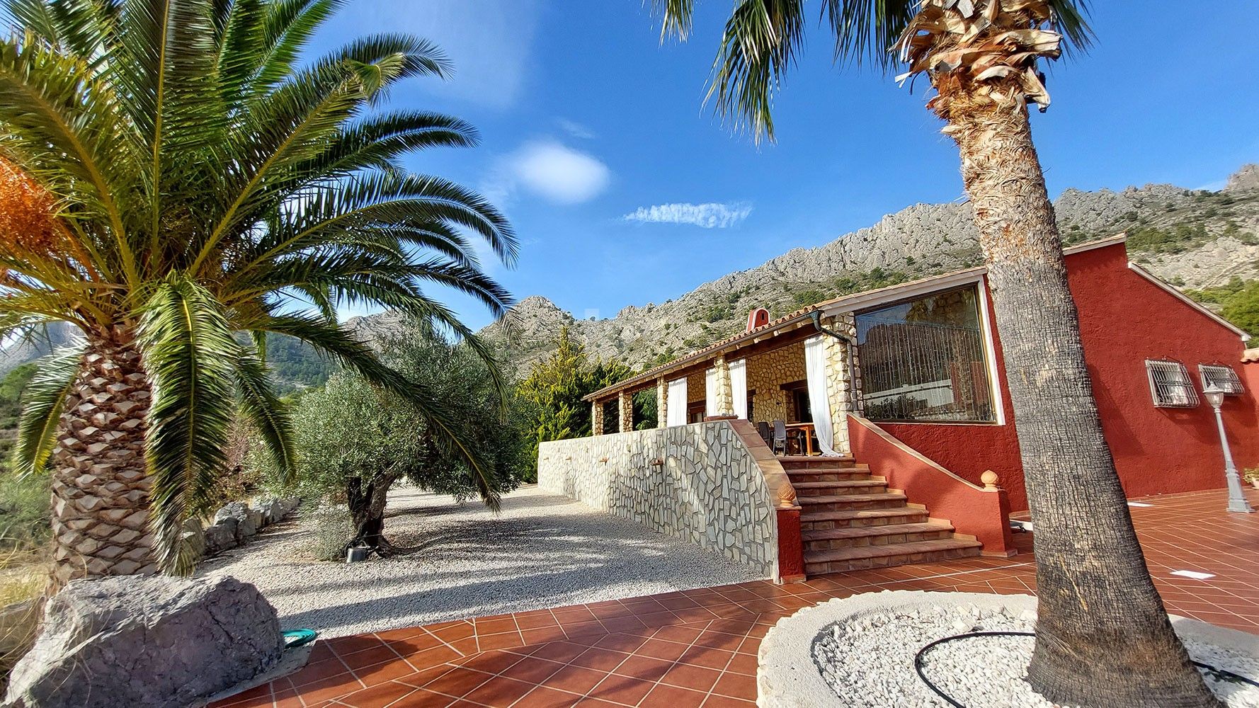 Finca rustique à vendre avec vue sur la mer et la montagne à Finestrat, Costa Blanca
