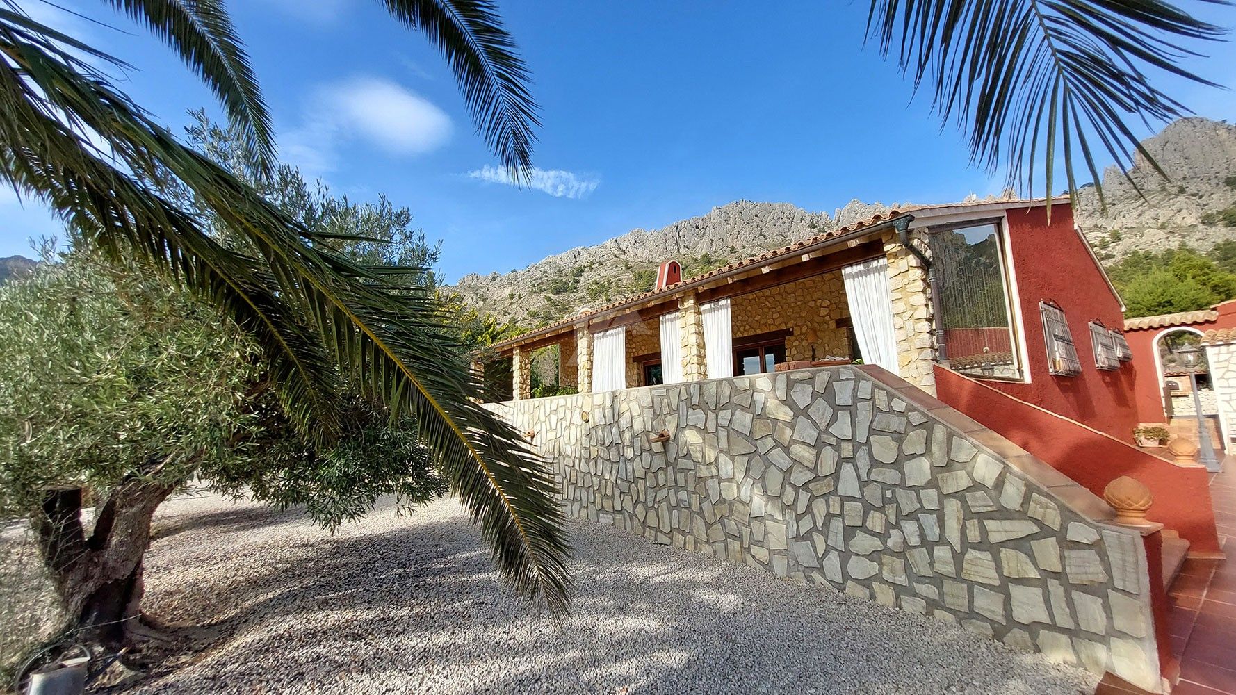 Finca rustique à vendre avec vue sur la mer et la montagne à Finestrat, Costa Blanca
