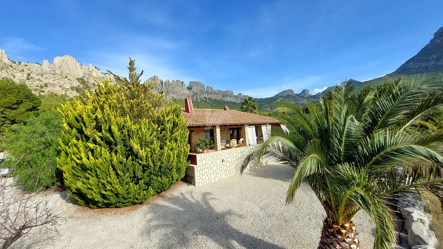 Finca rustique à vendre avec vue sur la mer et la montagne à Finestrat, Costa Blanca