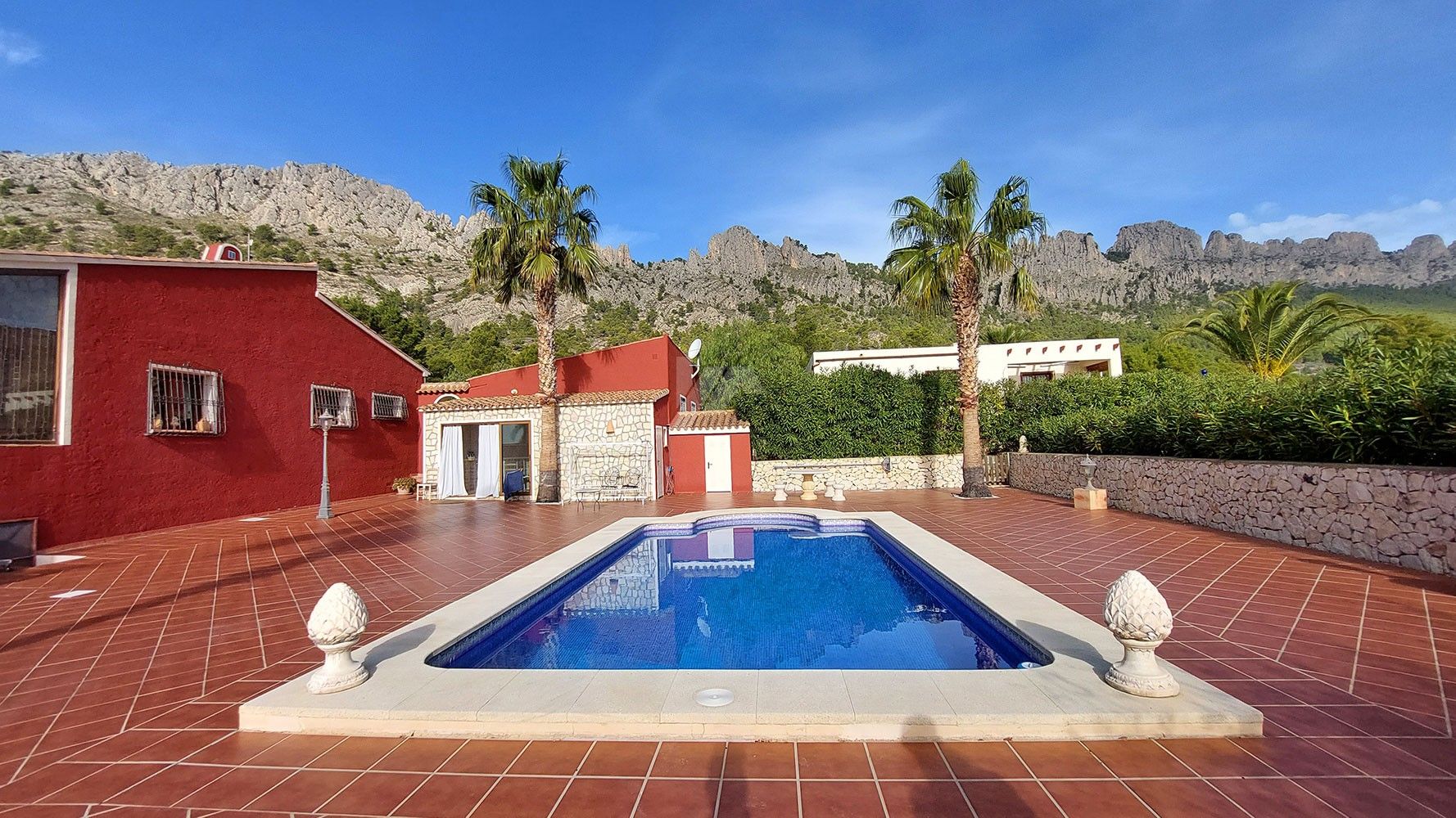 Finca rustique à vendre avec vue sur la mer et la montagne à Finestrat, Costa Blanca