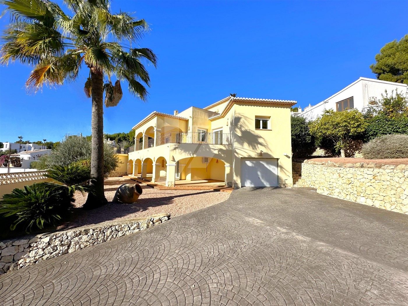 Villa vue sur la mer à vendre à Moraira, Costa Blanca.