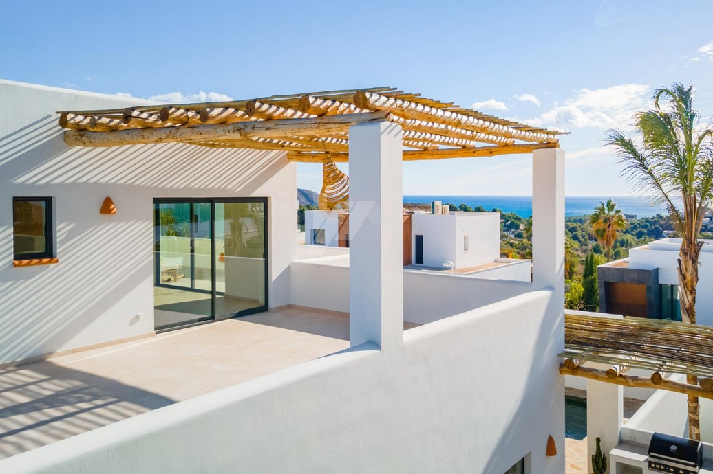 Villa de style Ibiza à vendre à Moraira, Costa Blanca.