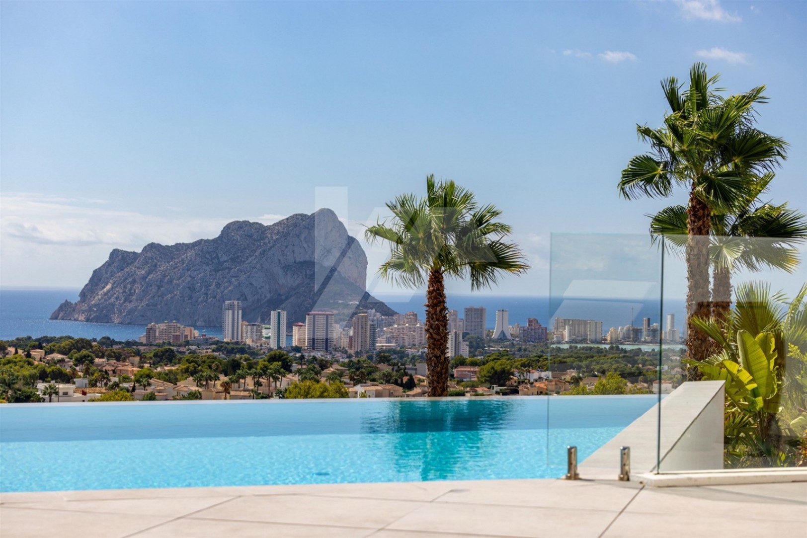 Villa de Luxe avec Vues Panoramiques sur la Mer et le Rocher d'Ifach, Benissa.