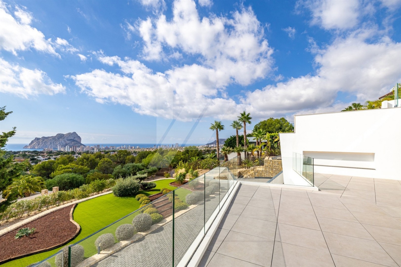Villa de Luxe avec Vues Panoramiques sur la Mer et le Rocher d'Ifach, Benissa.