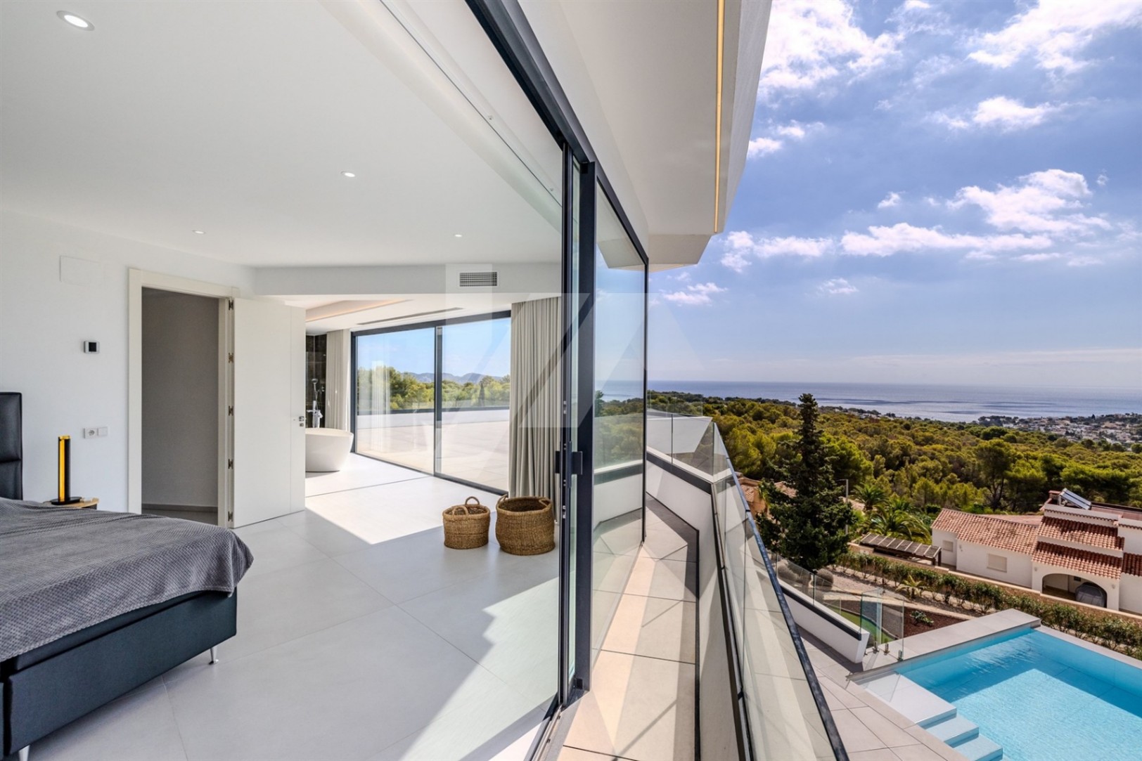 Villa de Luxe avec Vues Panoramiques sur la Mer et le Rocher d'Ifach, Benissa.