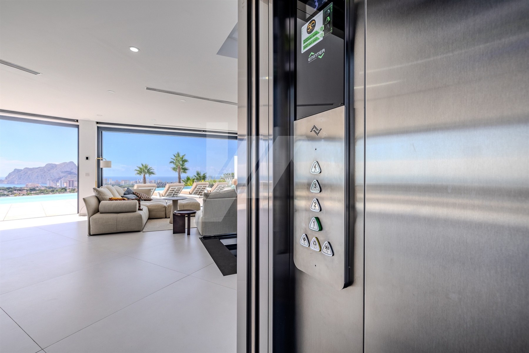 Villa de Luxe avec Vues Panoramiques sur la Mer et le Rocher d'Ifach, Benissa.