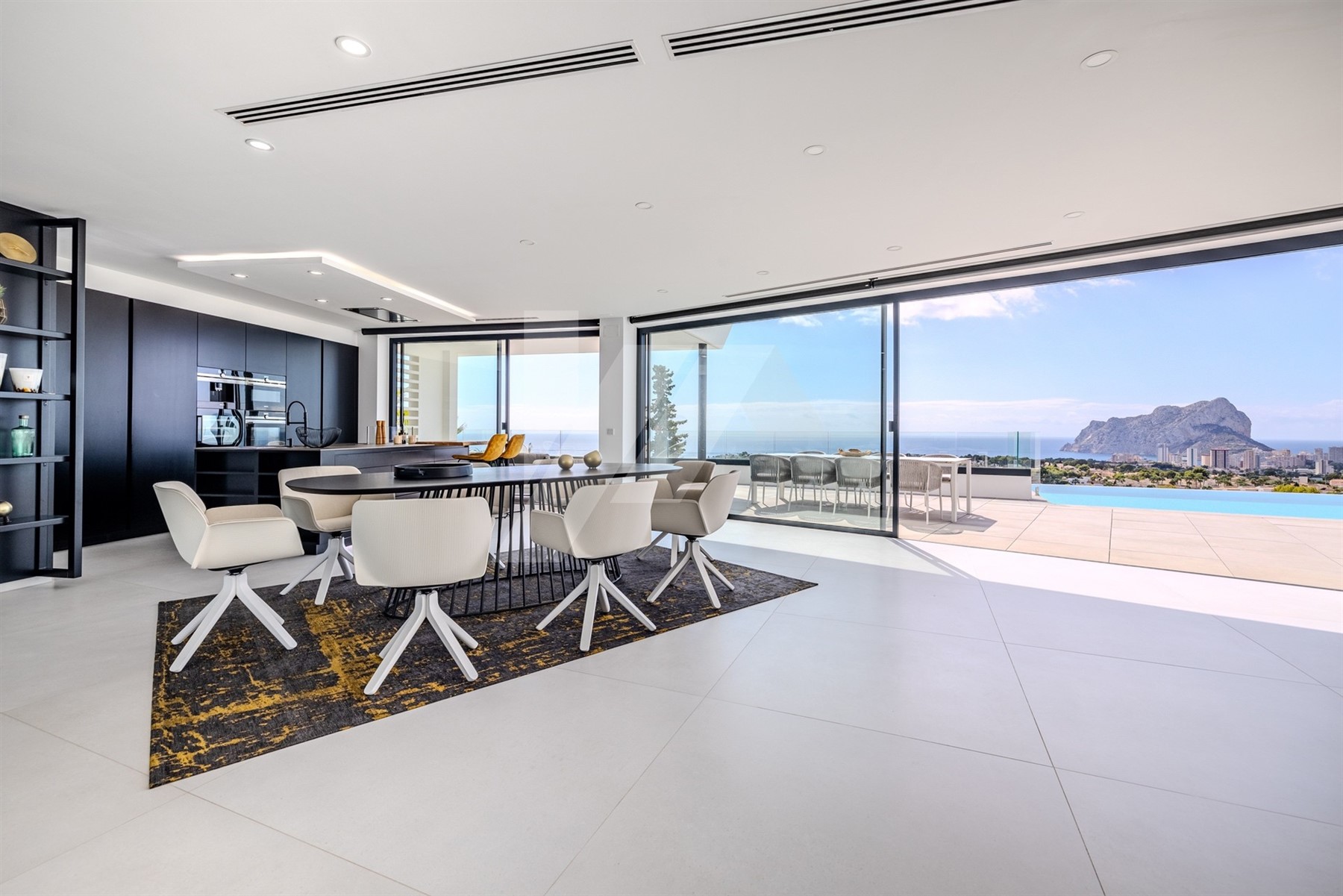 Villa de Luxe avec Vues Panoramiques sur la Mer et le Rocher d'Ifach, Benissa.