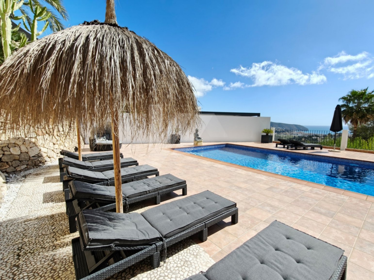 Villa de luxe exclusive avec vue panoramique sur la mer Méditerranée à Moraira, Costa Blanca.