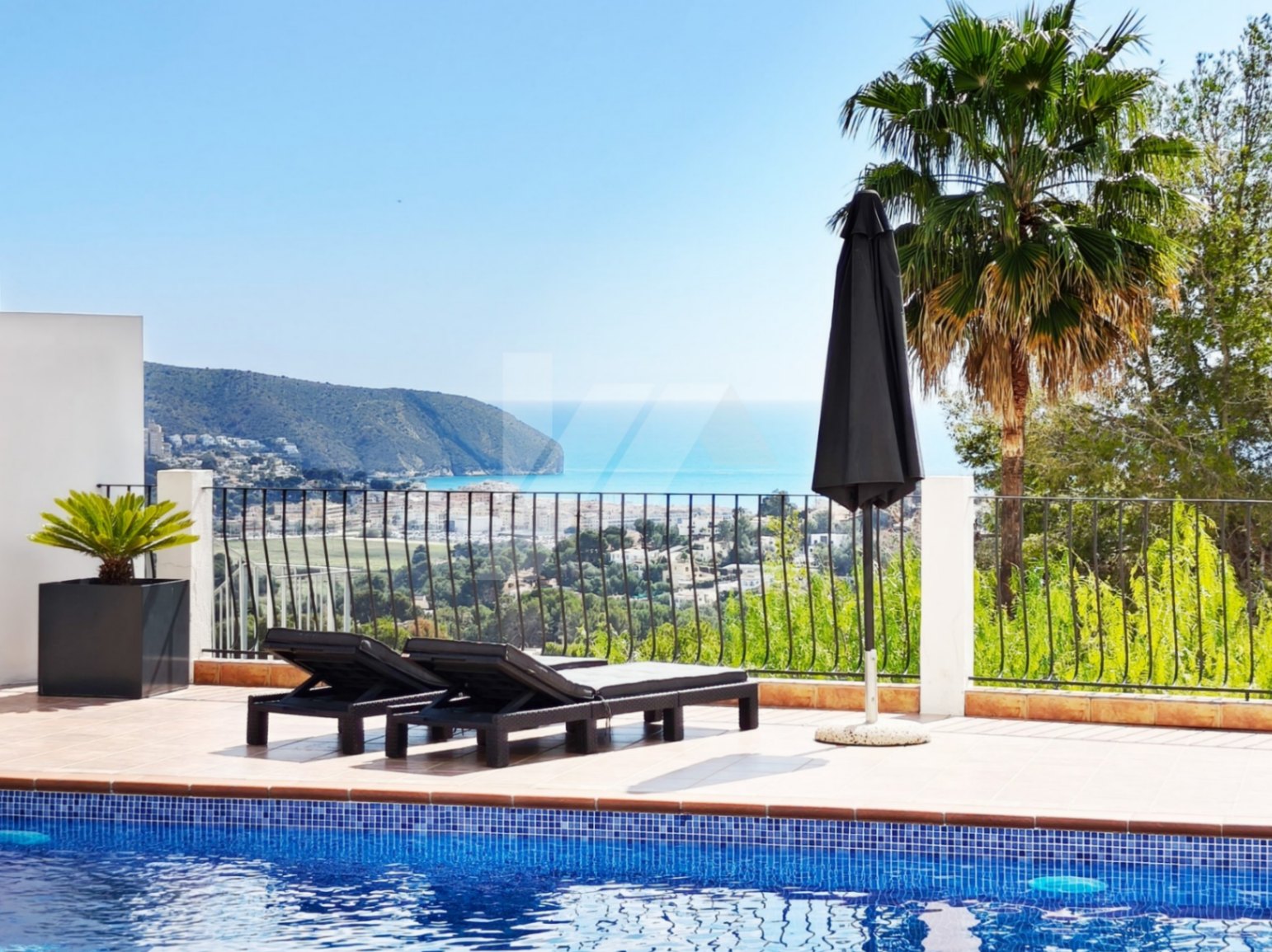 Villa de luxe exclusive avec vue panoramique sur la mer Méditerranée à Moraira, Costa Blanca.