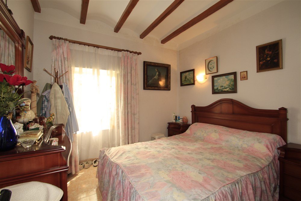 Maison de village historique à vendre.