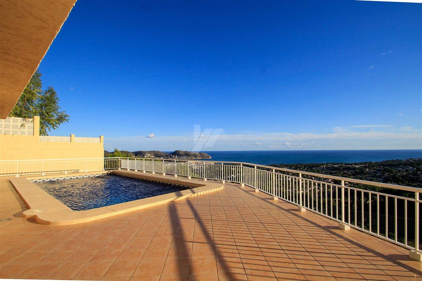 Villa de luxe avec des vues panoramiques fantastiques sur la mer