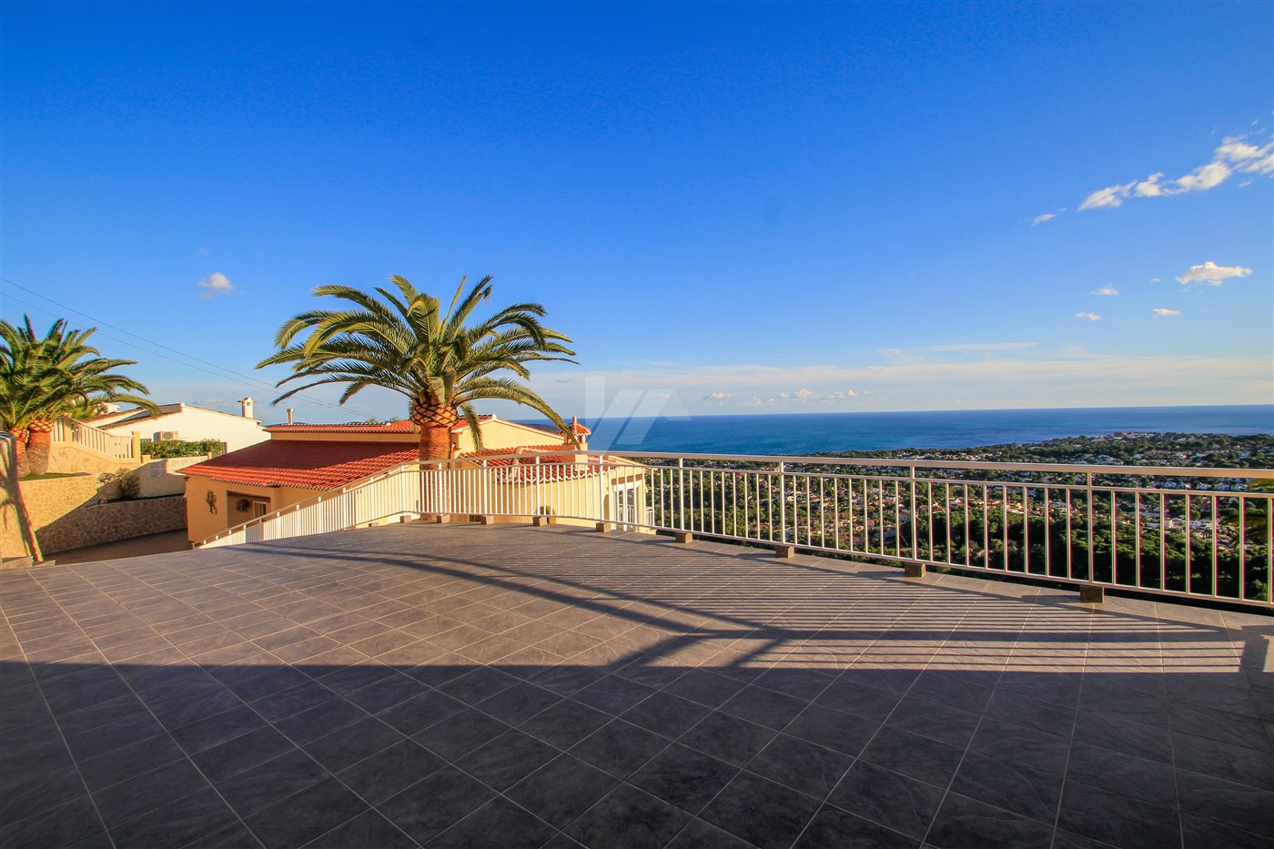 Villa de luxe avec des vues panoramiques fantastiques sur la mer